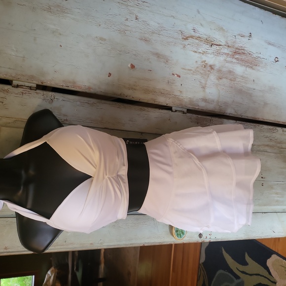 WHITE 2 PIECE BATHING SUIT. - Picture 1 of 10
